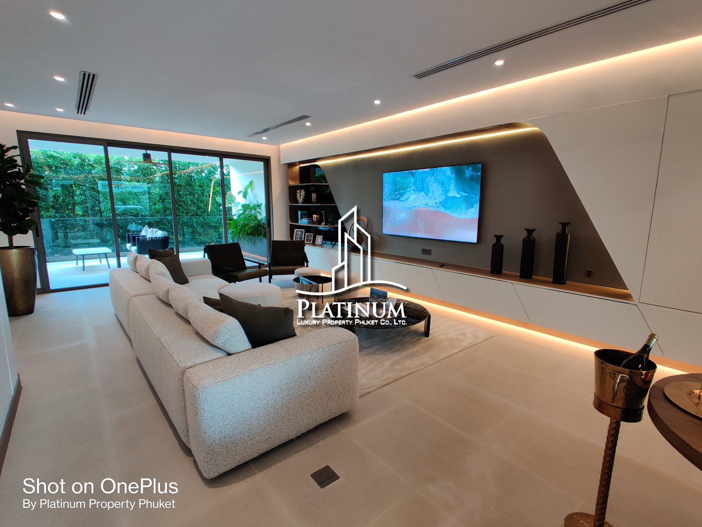 🏡 Luxury Residences for Sale – Walk to Bang Tao Beach