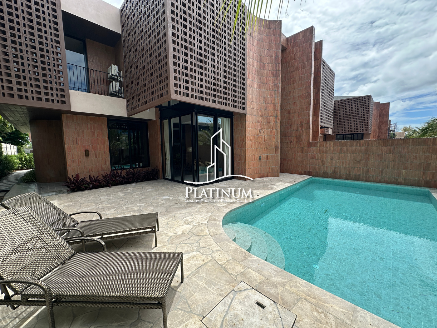 🌴 Moroccan-Inspired 4-Beds Pool Villa for Rent – Chalong